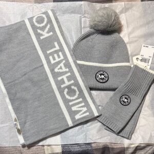 Michael Kors 3pc set Grey & White Pom Beanie, Scarf & Mitt Set
